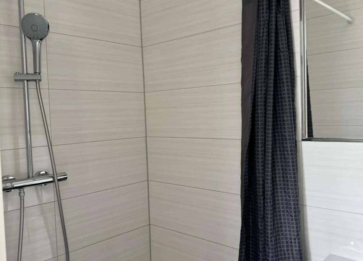 Homestay Heaven Homes - Im Herzen Der Hafenstadt Dusseldorf