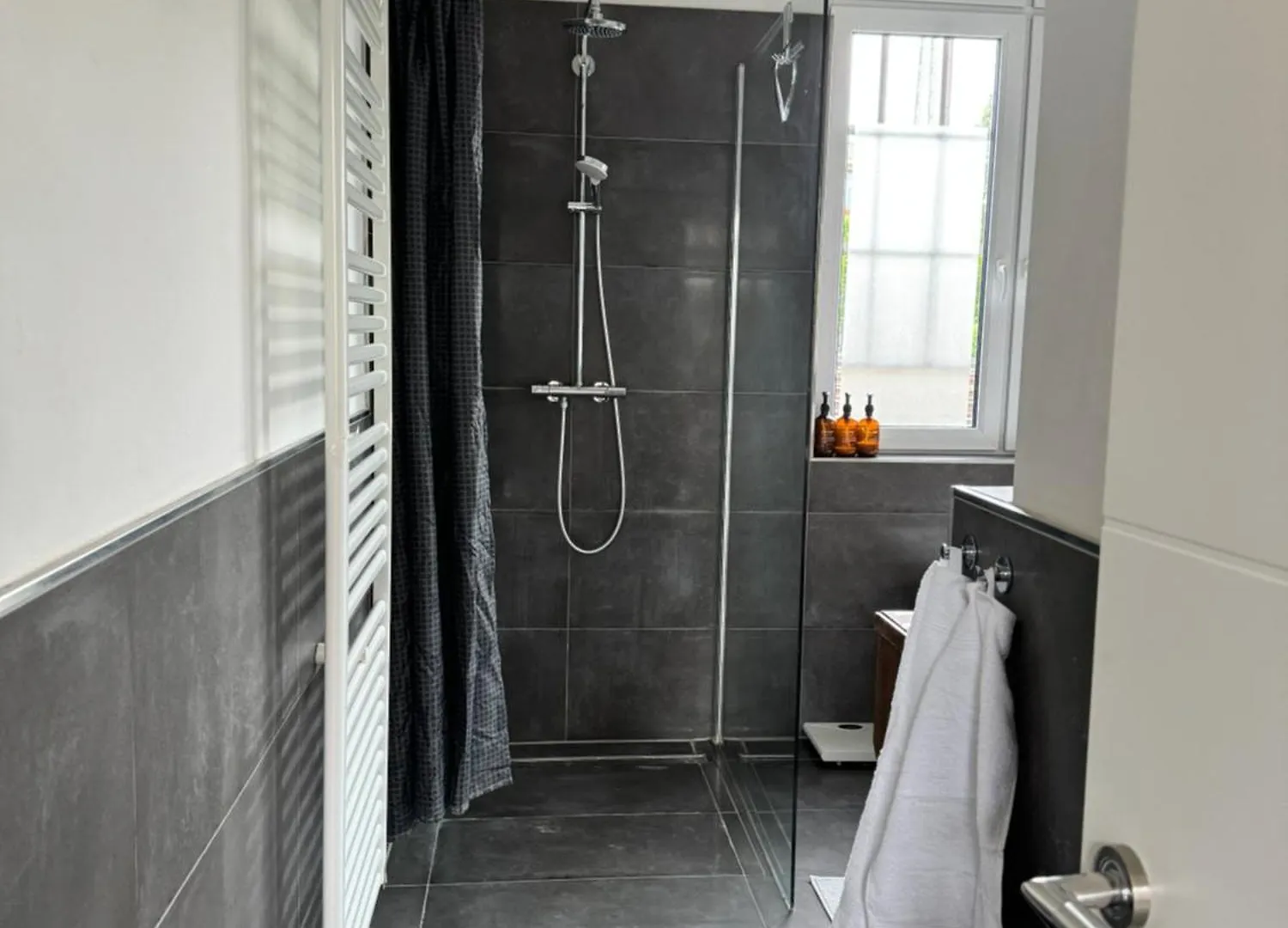 Homestay Heaven Homes - Im Herzen Der Hafenstadt Dusseldorf